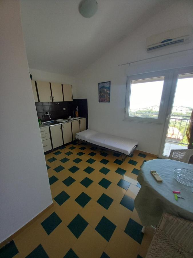 Apartmani Dario Podstrana Bagian luar foto